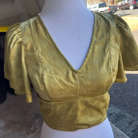 Urban Outfitters Flutter Sleeve Crop Top - Picture 1 of 5